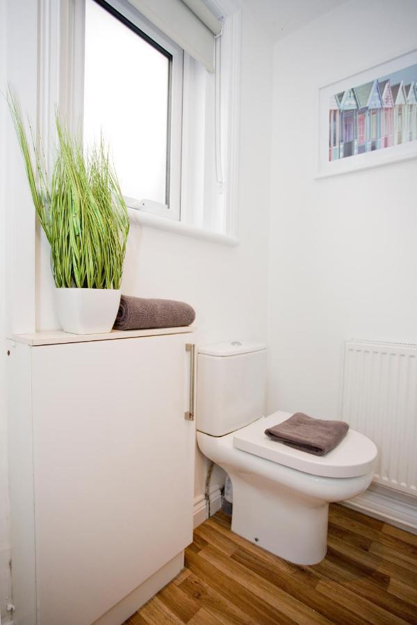 Alma Apt - 2 Bedrooms - Lovely Garden And Free Parking