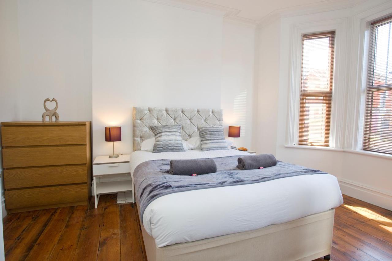 Apartment Alma Apt - 2 Bedrooms - Lovely Garden And Free Parking *