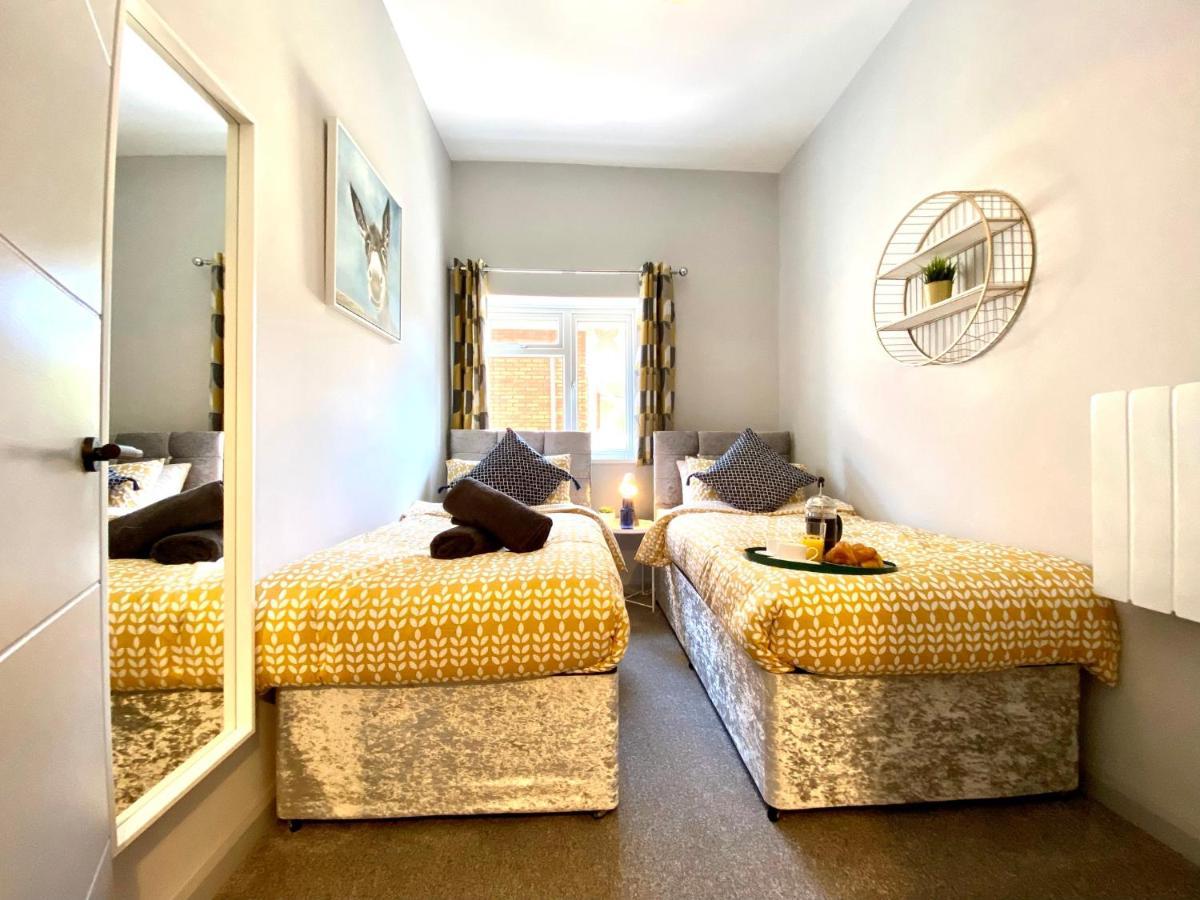 Beachside Bliss: Trendy Near Bournemouth
