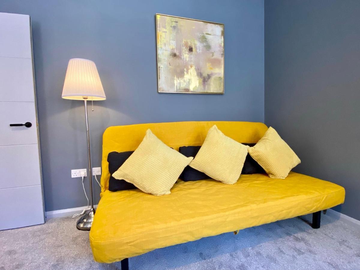 Beachside Bliss: Trendy Near *
