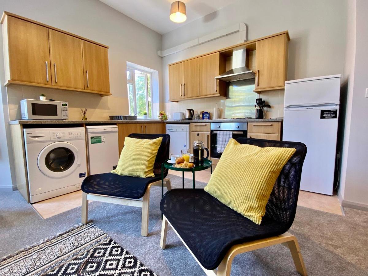 Apartment Beachside Bliss: Trendy Near *