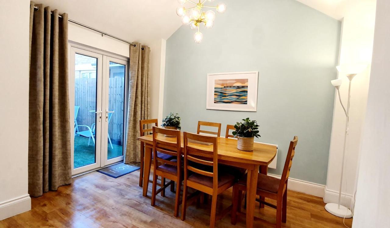Apartment Superb 2 Beds 2 Baths New W/ Garden+patio Bournemouth