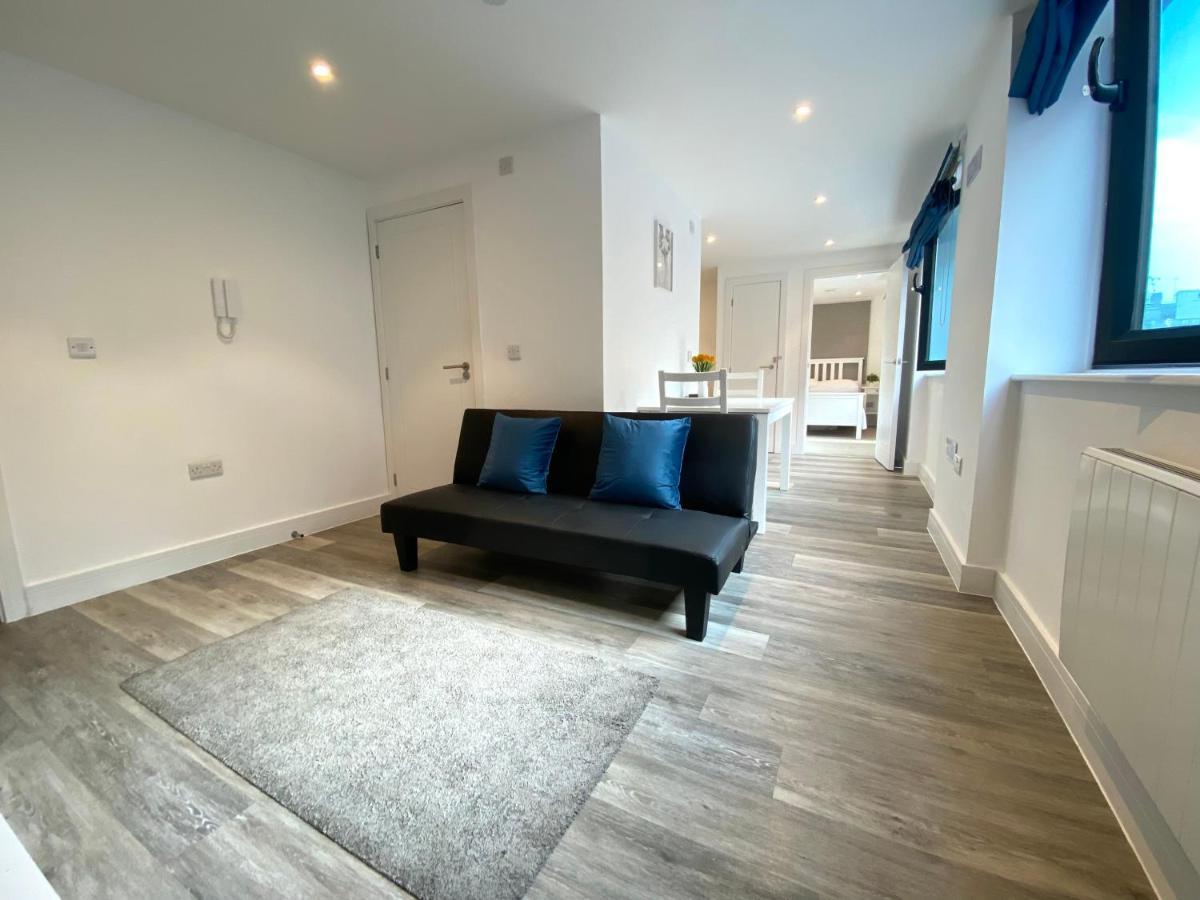 In Town Centre Apartment