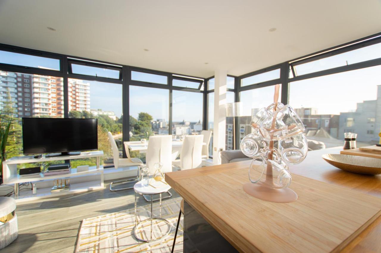 * Panoramic Penthouse With Sea & Views *
