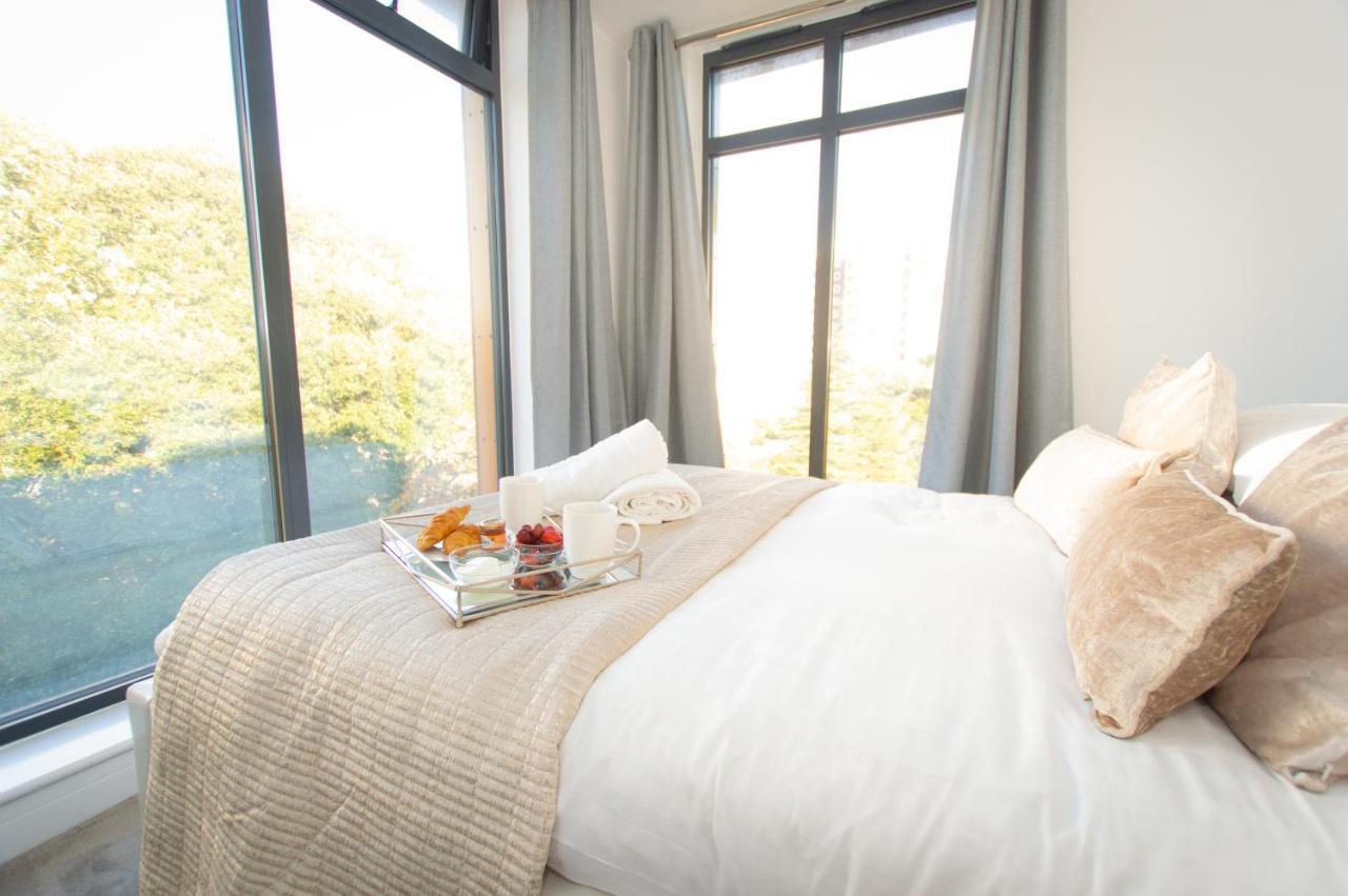 * Panoramic Penthouse With Sea & Views Apartment