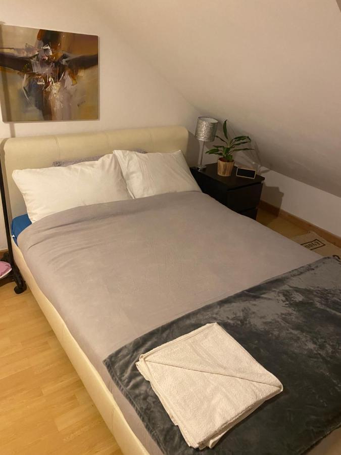 Bourne To Stay Shared Homestay