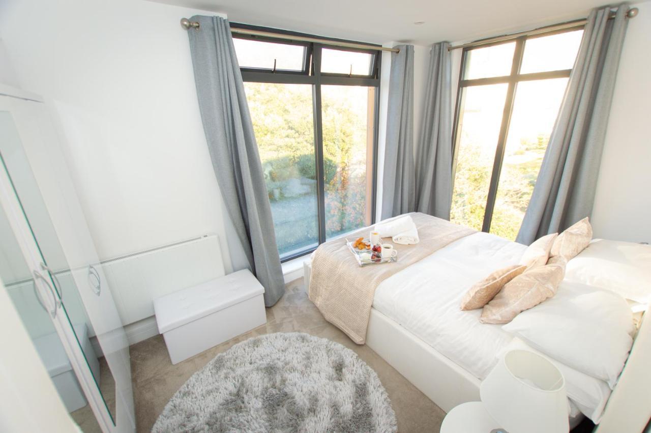 * Panoramic Penthouse With Sea & Views Apartment