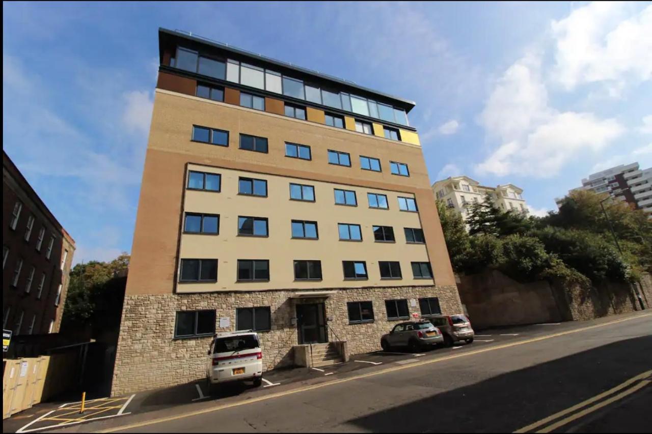 Apartment In Town Centre