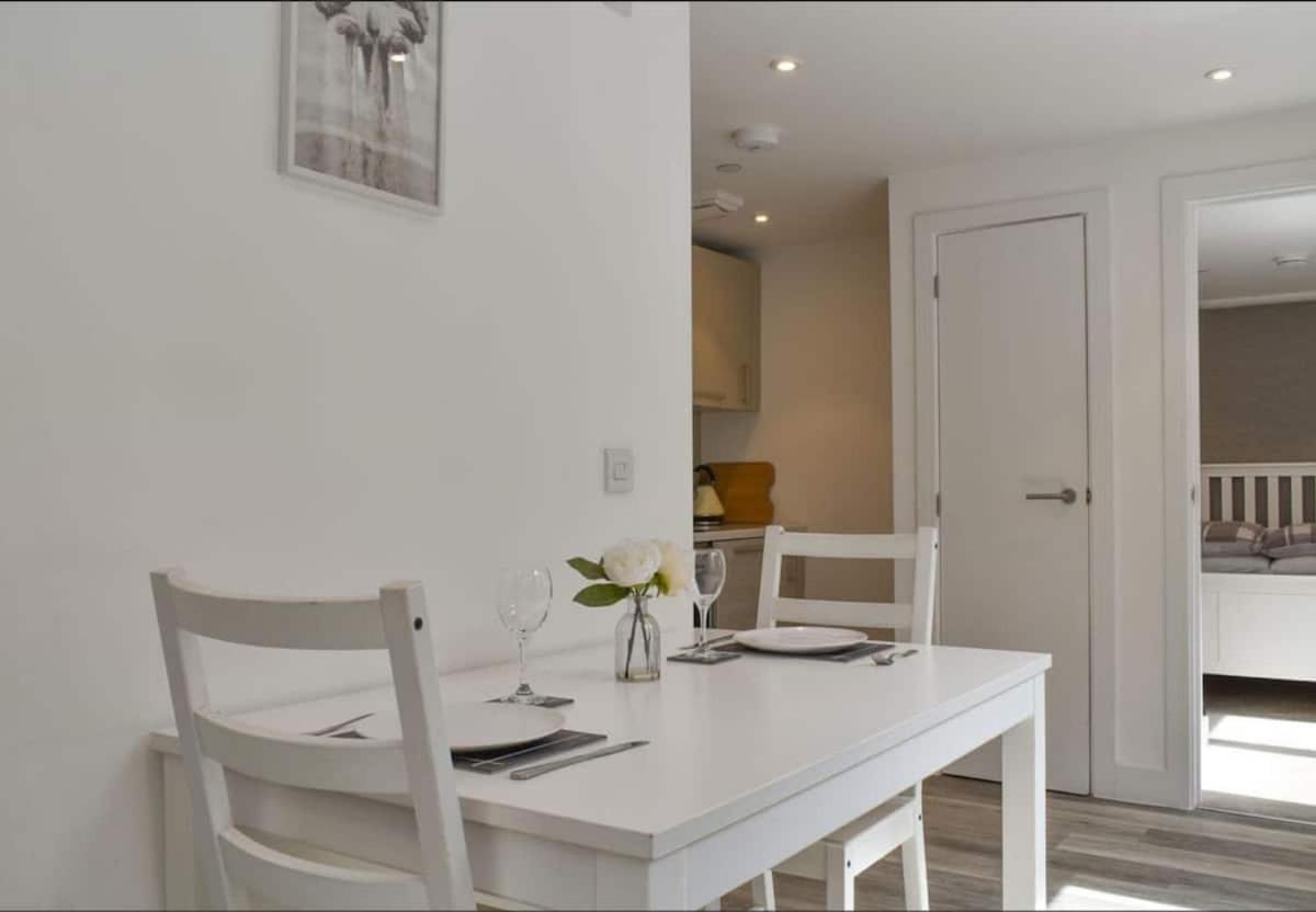 In Town Centre Apartment