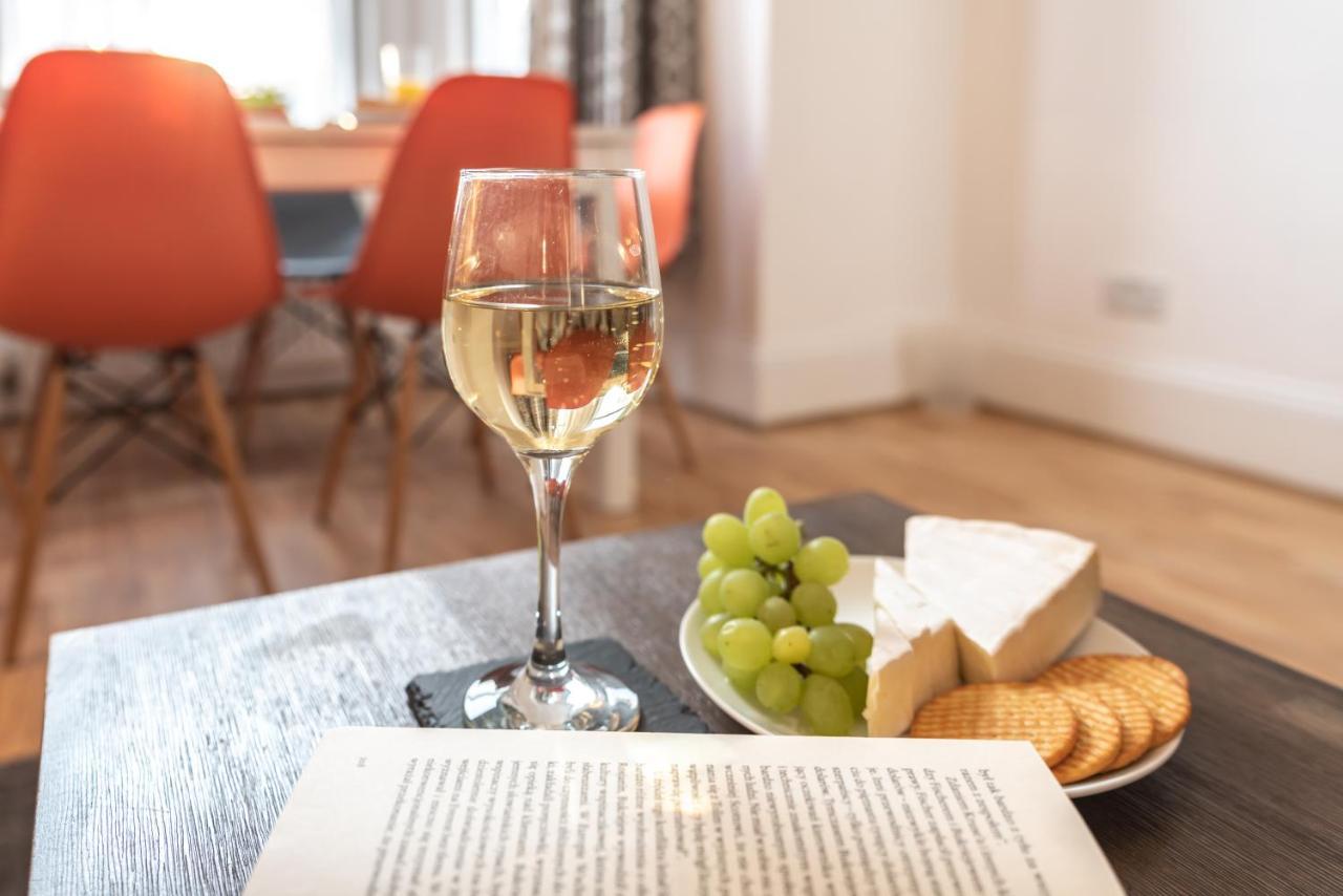 Holiday home 5-bedroom Kings House With Garden L Spacious L Close To The Centre L Shops L Restaurants Bournemouth
