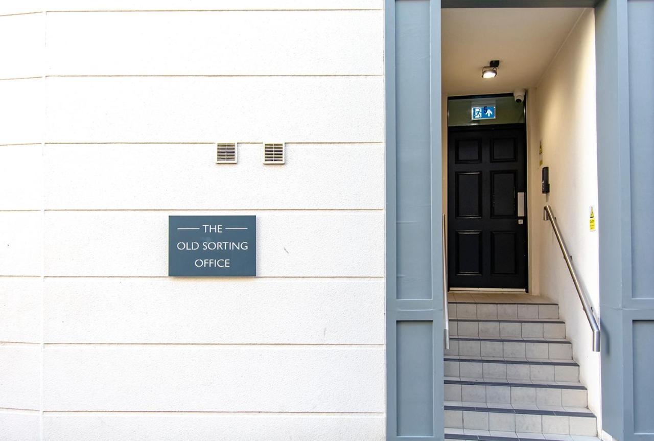 Modern 1 Bed Flat 2 Mins Walk From Restaurants Bars Clubs & Beach! Wow!