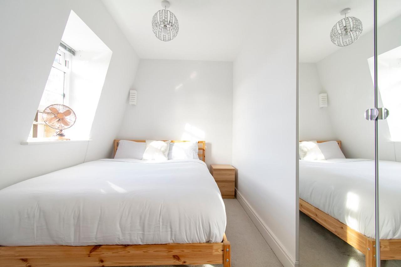 Modern 1 Bed Flat 2 Mins Walk From Restaurants Bars Clubs & Beach! Wow! Bournemouth