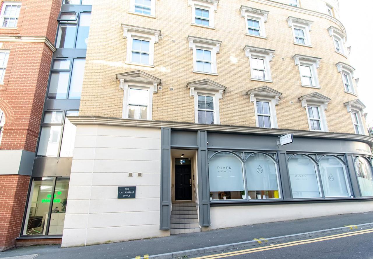 Modern 1 Bed Flat 2 Mins Walk From Restaurants Bars Clubs & Beach! Wow! Bournemouth