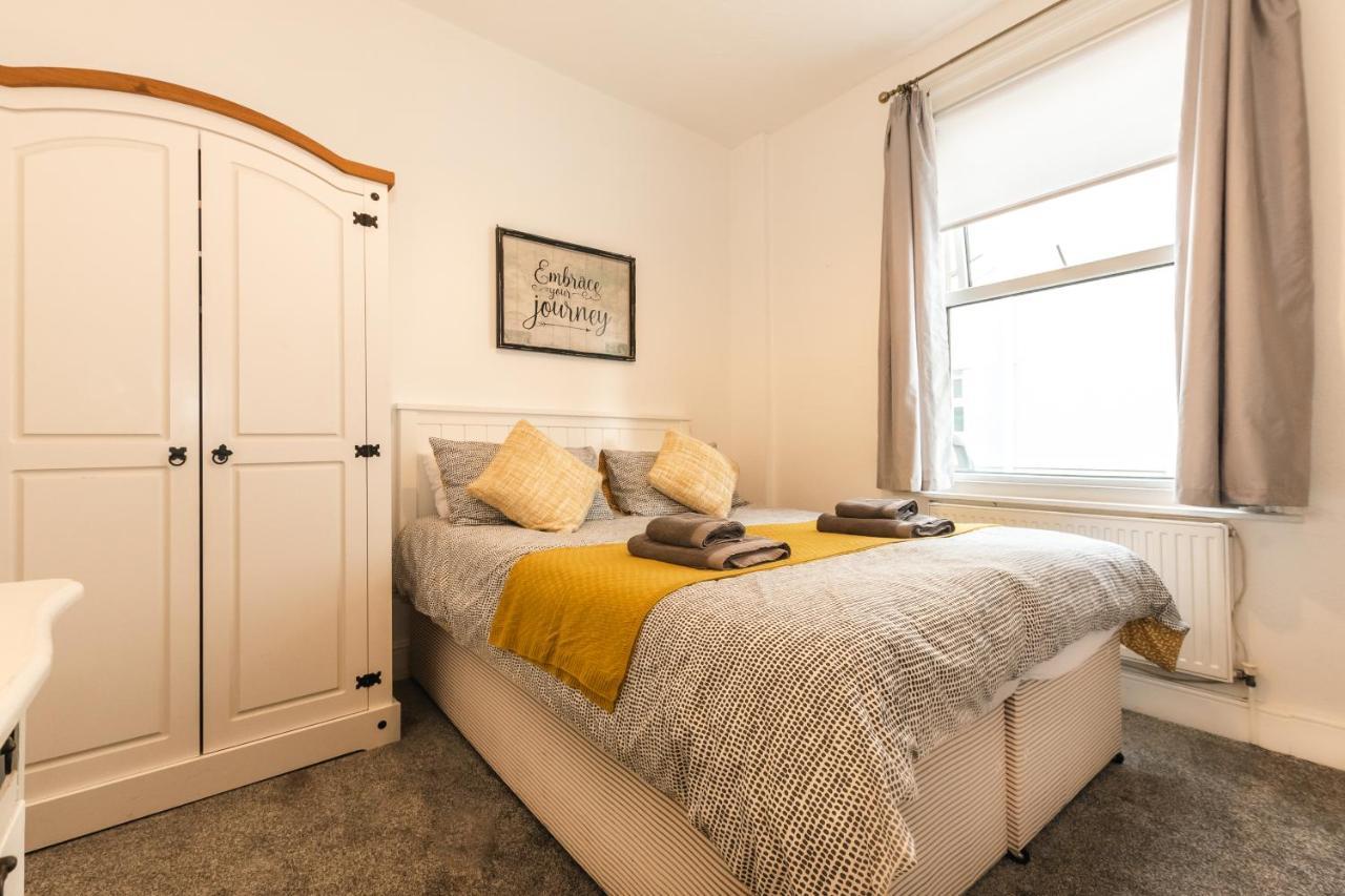 Holiday home 5-bedroom Kings House With Garden L Spacious L Close To The Centre L Shops L Restaurants