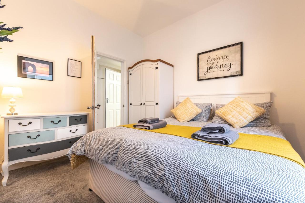 Holiday home 5-bedroom Kings House With Garden L Spacious L Close To The Centre L Shops L Restaurants