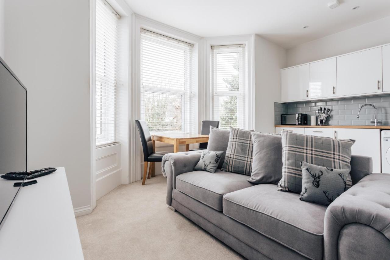 Apartment Near Train Station *