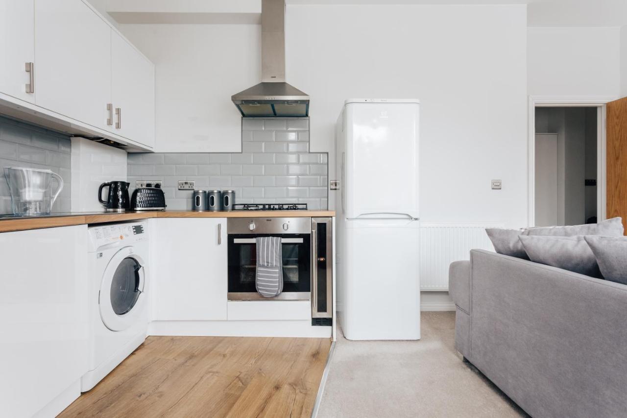 Apartment Near Train Station *