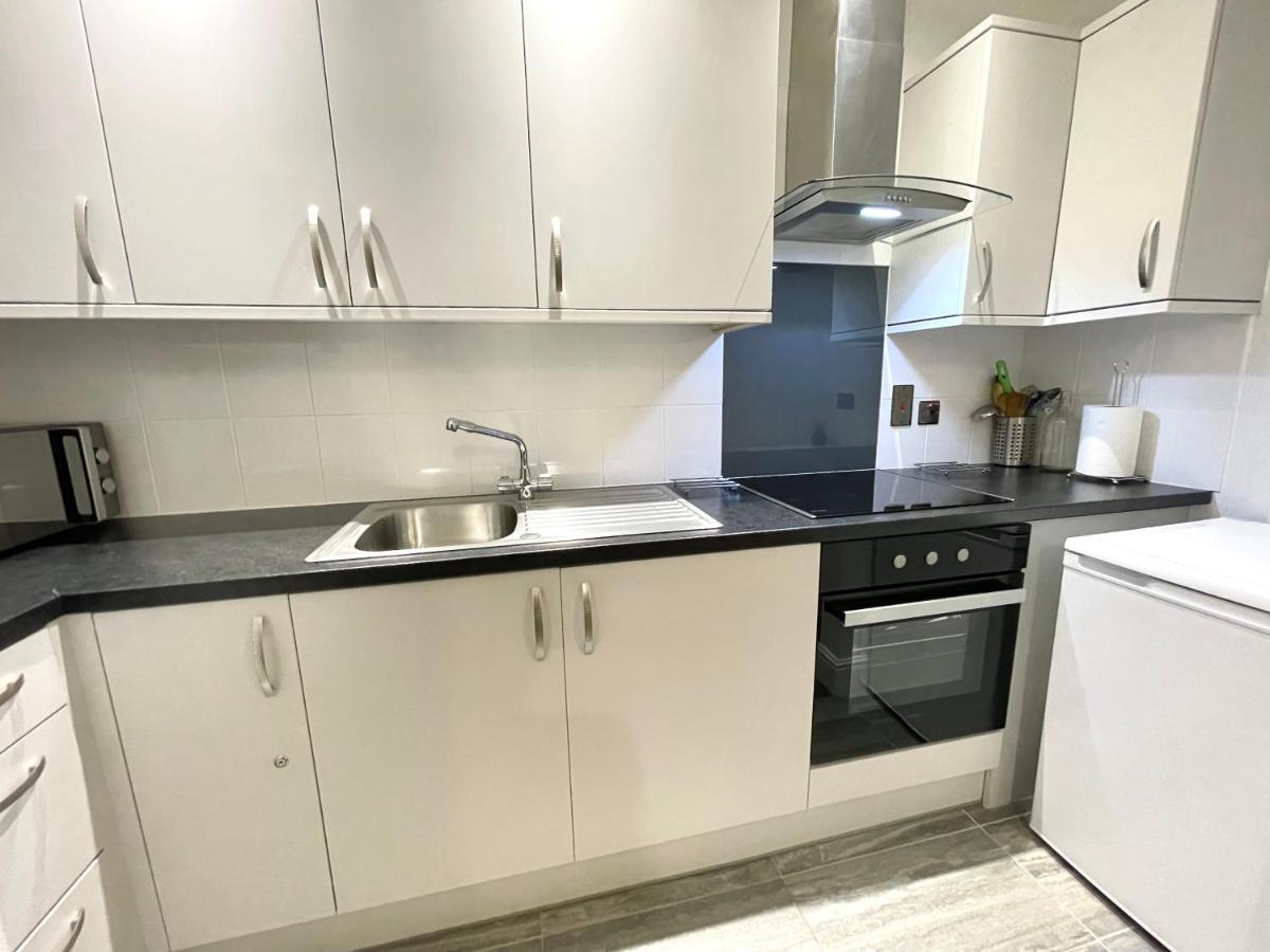 Modern Family Free Parking And Gym By Beach Apartment