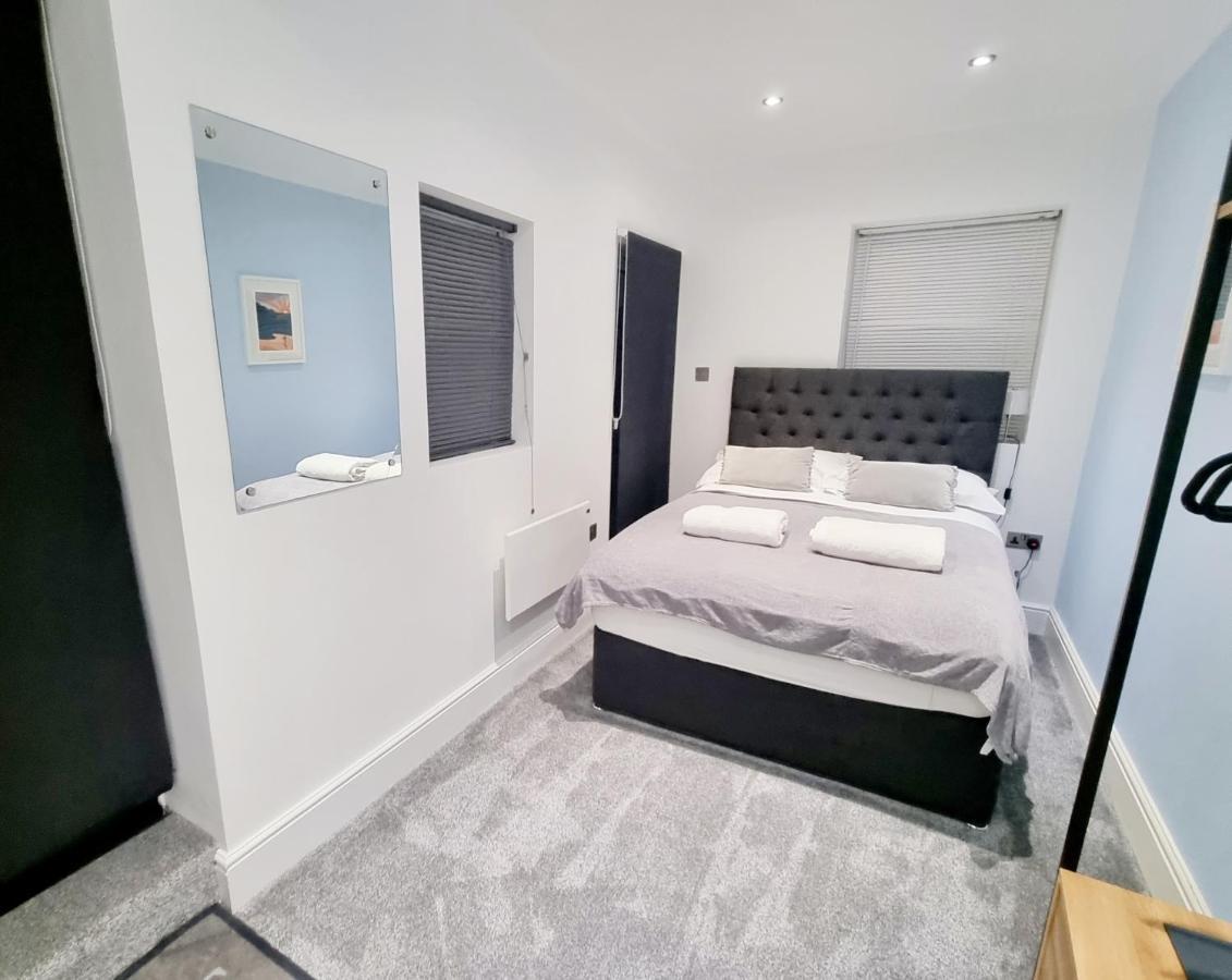 Apartment Superb 2 Beds 2 Baths New W/ Garden+patio