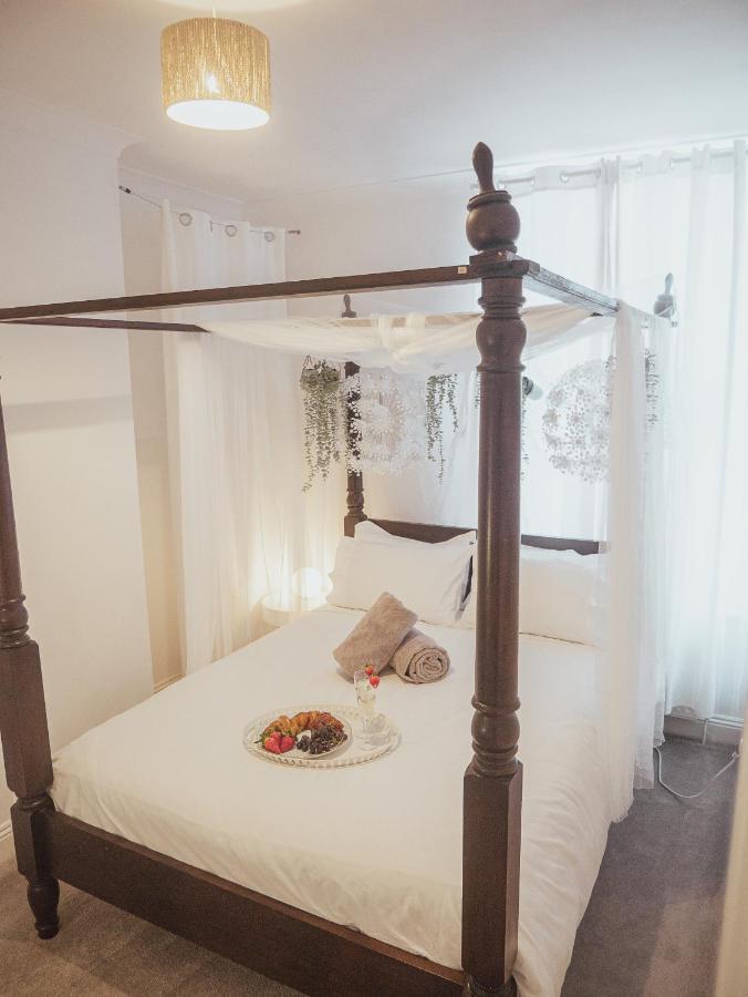 Immaculate Luxury 700 Mtrs From The Apartment