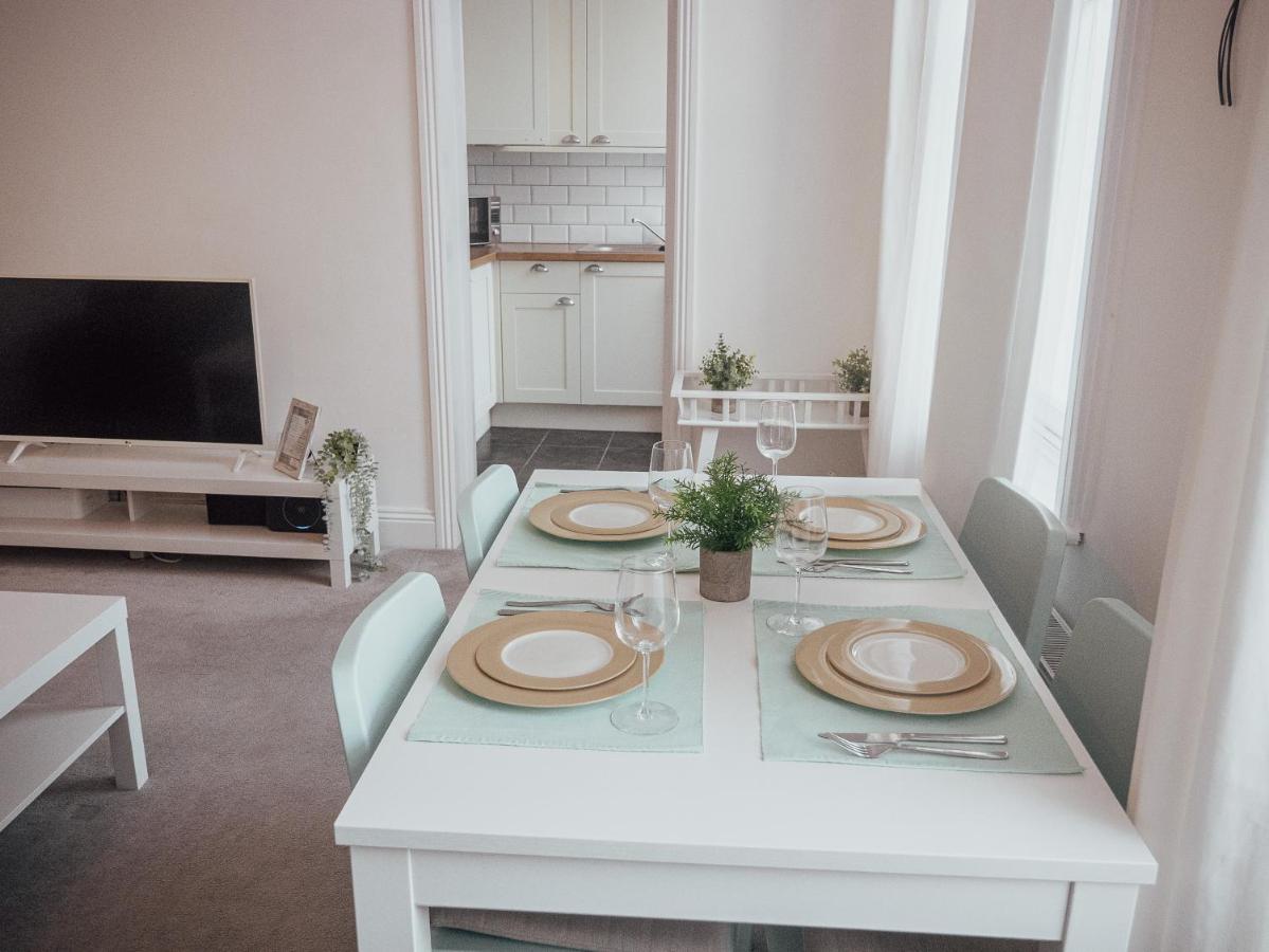 Immaculate Luxury 700 Mtrs From The Apartment *