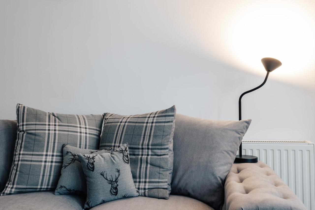 Modern Two Bedroom Apartment - Prime Location - Family - Business - Short Breaks Getaway * Bournemouth