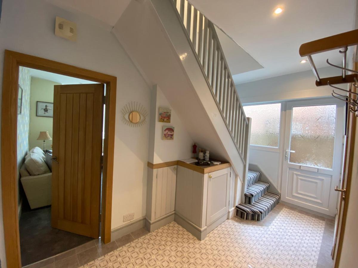 Holiday home Charming 3 Bed House And Garden, Pet Friendly *