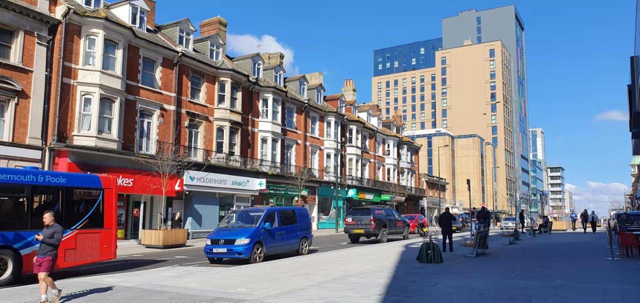 Apartment Modern Two Bedroom Apartment - Prime Location - Family - Business - Short Breaks Getaway Bournemouth