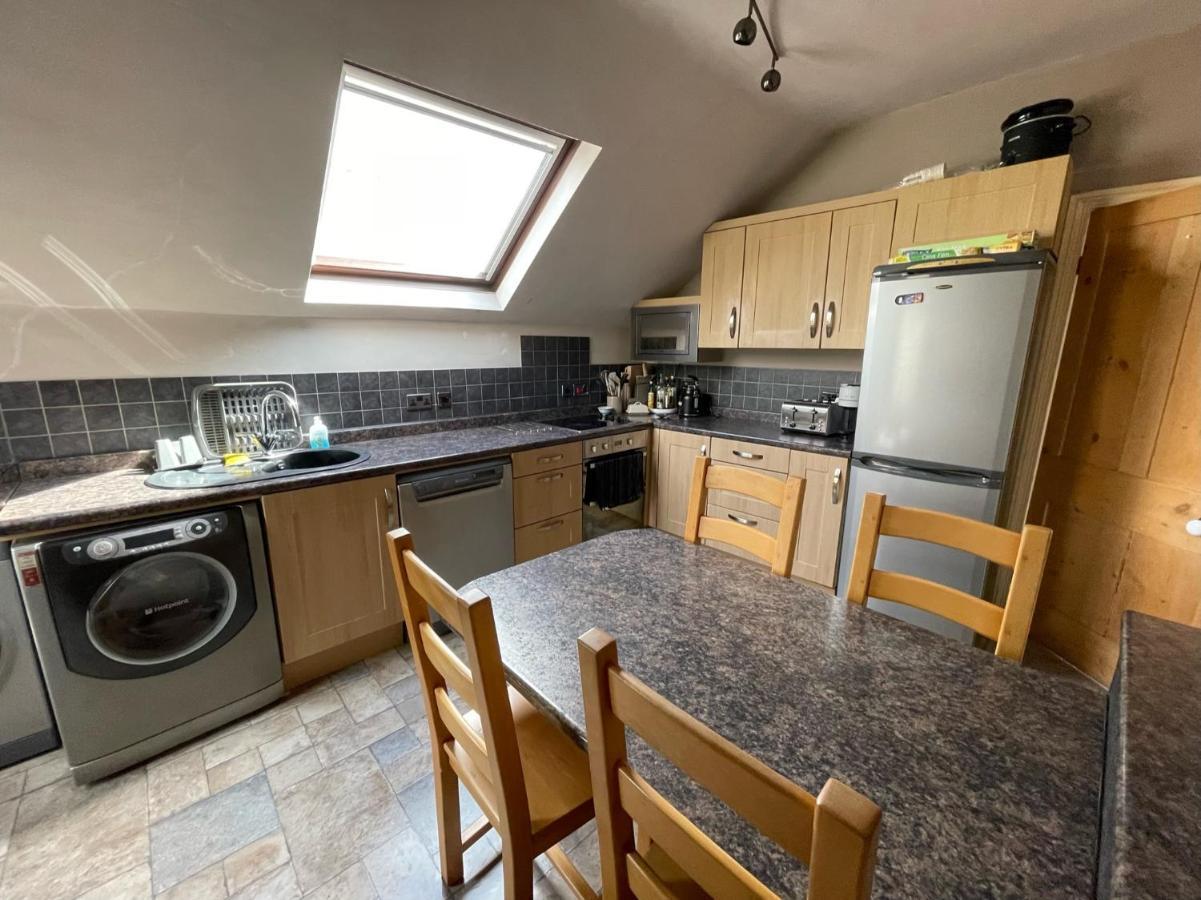 Seaside Rentals Bournemouth - 2Br, Upto 6Ppl, Beach 3 Min Walk, Dogs Ok, Wifi, Park 2 Cars Apartment
