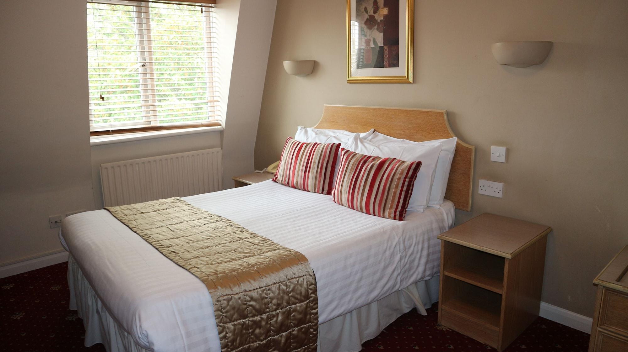 The Mayfair Hotel 3*