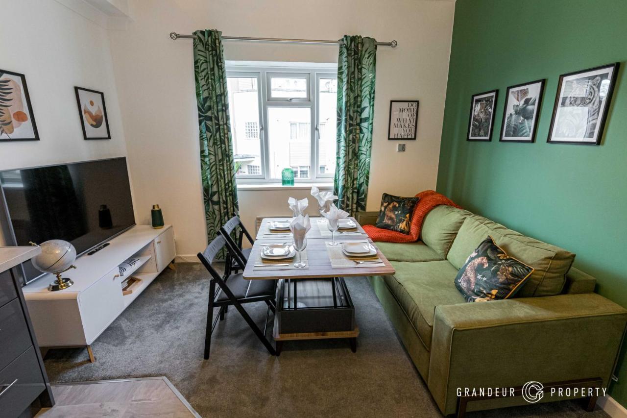 Apartment Lorne Park Landings By Grandeur *