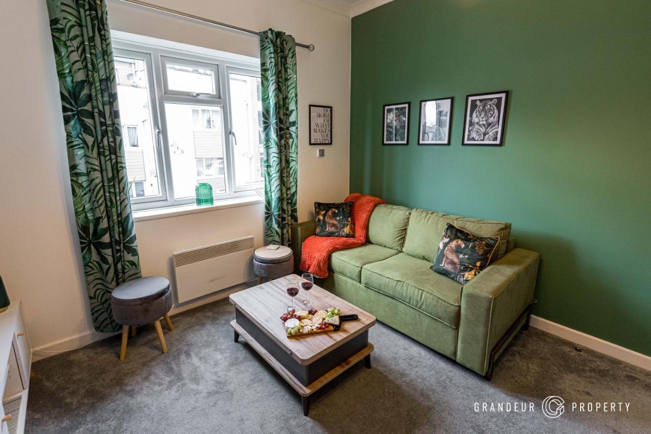 Apartment Lorne Park Landings By Grandeur