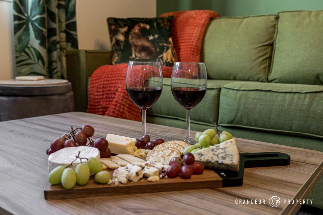 Lorne Park Landings By Grandeur