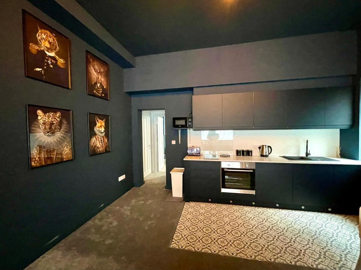 Coastal Charm: Stylish 2-bedroom Near Bournemouth