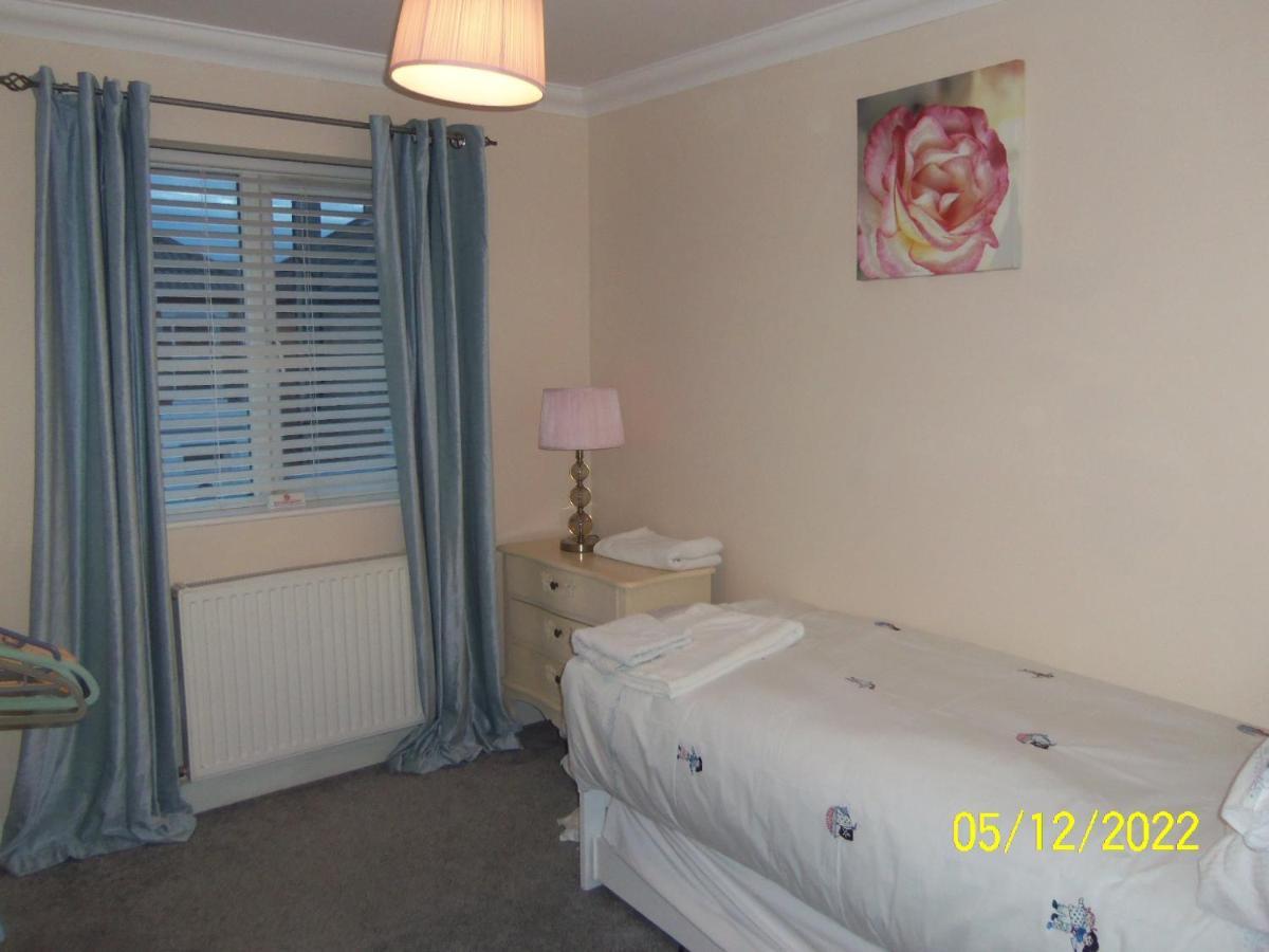 Flat 2 94a Gladstone Road East Apartment *