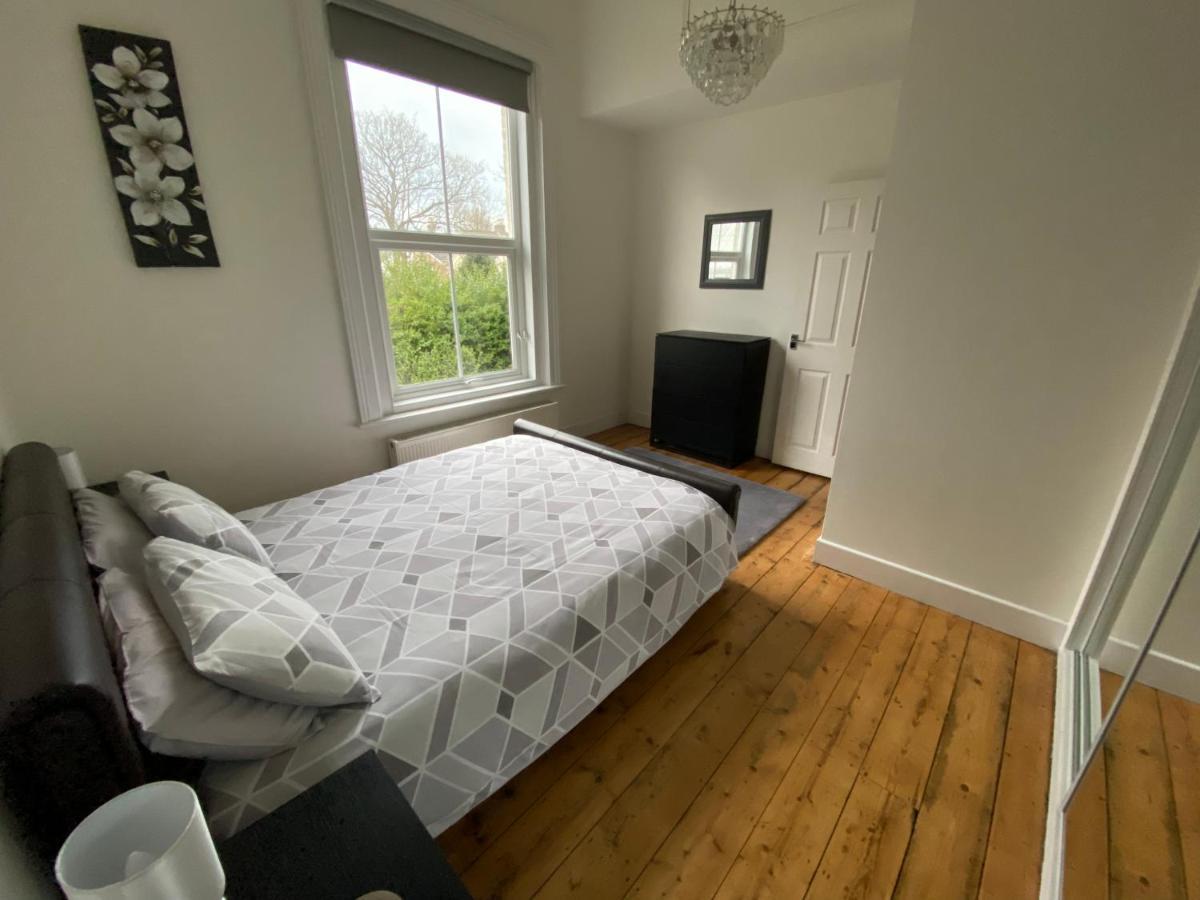 Lovely 2 Bedroom Flat Wifi Close To The Apartment Bournemouth