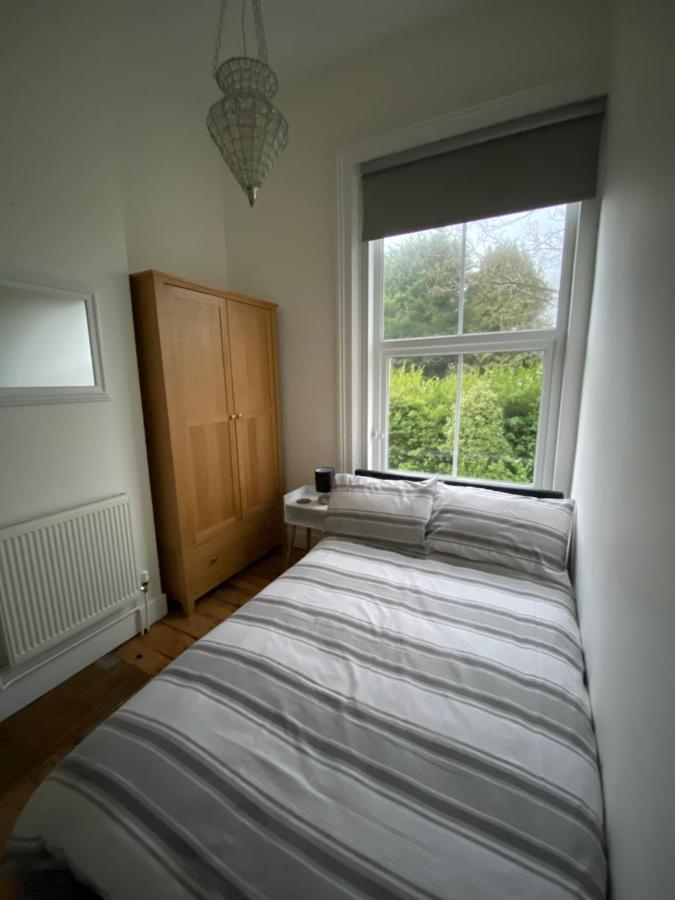 Apartment Lovely 2 Bedroom Flat Wifi Close To The