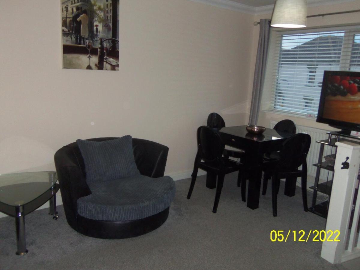 Apartment Flat 2 94a Gladstone Road East *