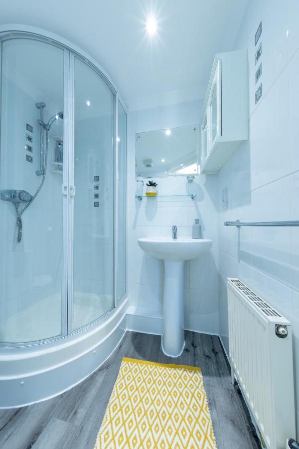 Central Four-storey Townhouse With Free Parking Holiday home Bournemouth
