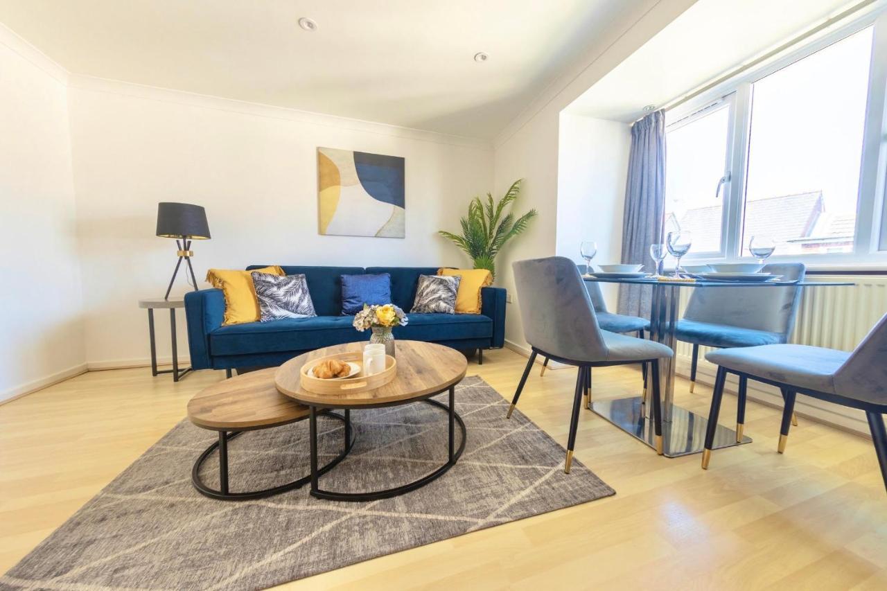 Central Four-storey Townhouse With Free Parking Holiday home