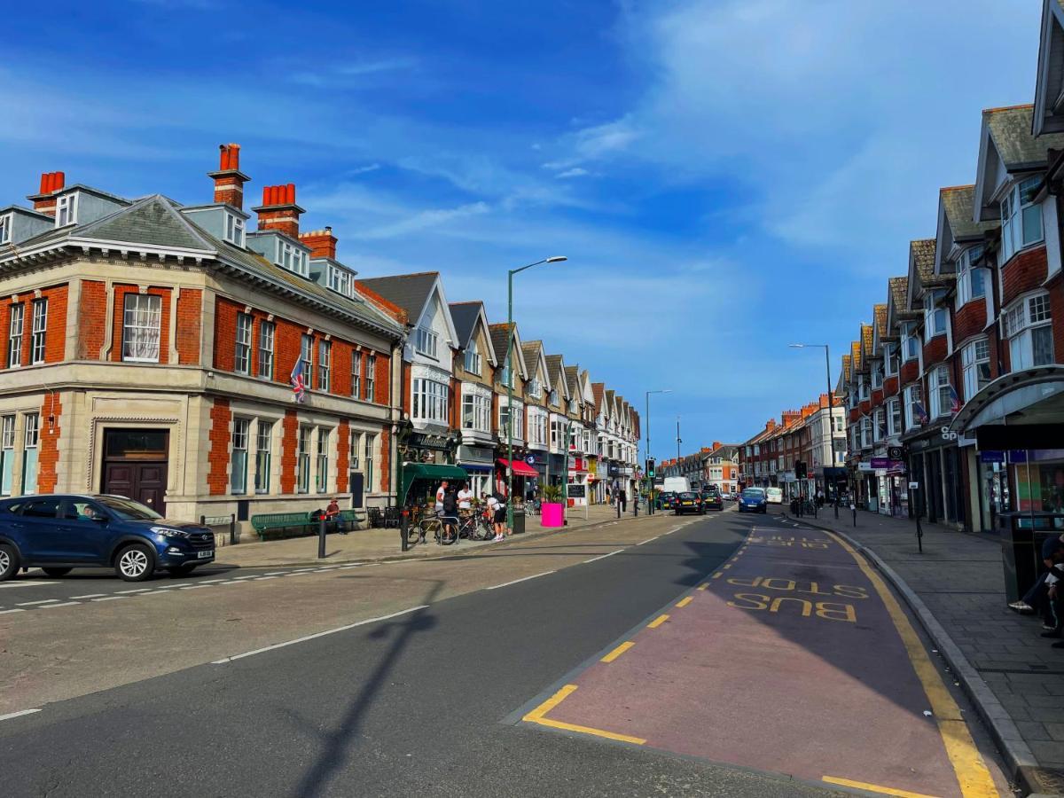 Apartment Coastal Haven: Southbourne's Two-bedroom Retreat