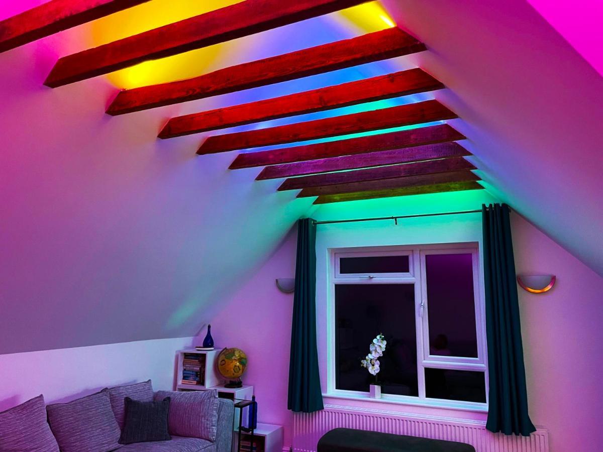 Coastal Haven: Southbourne's Two-bedroom Retreat Apartment *
