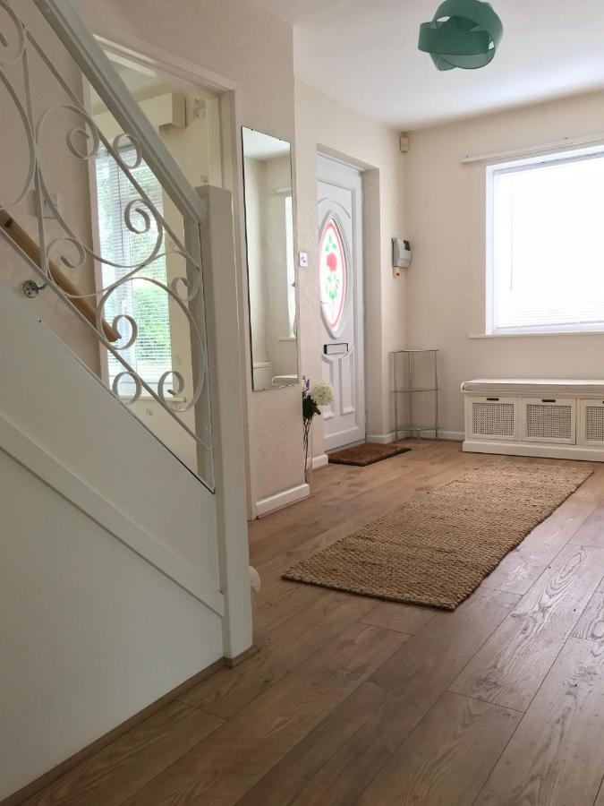 Lovely With Beautiful Large Garden, 5 Min To The By Car Holiday home *