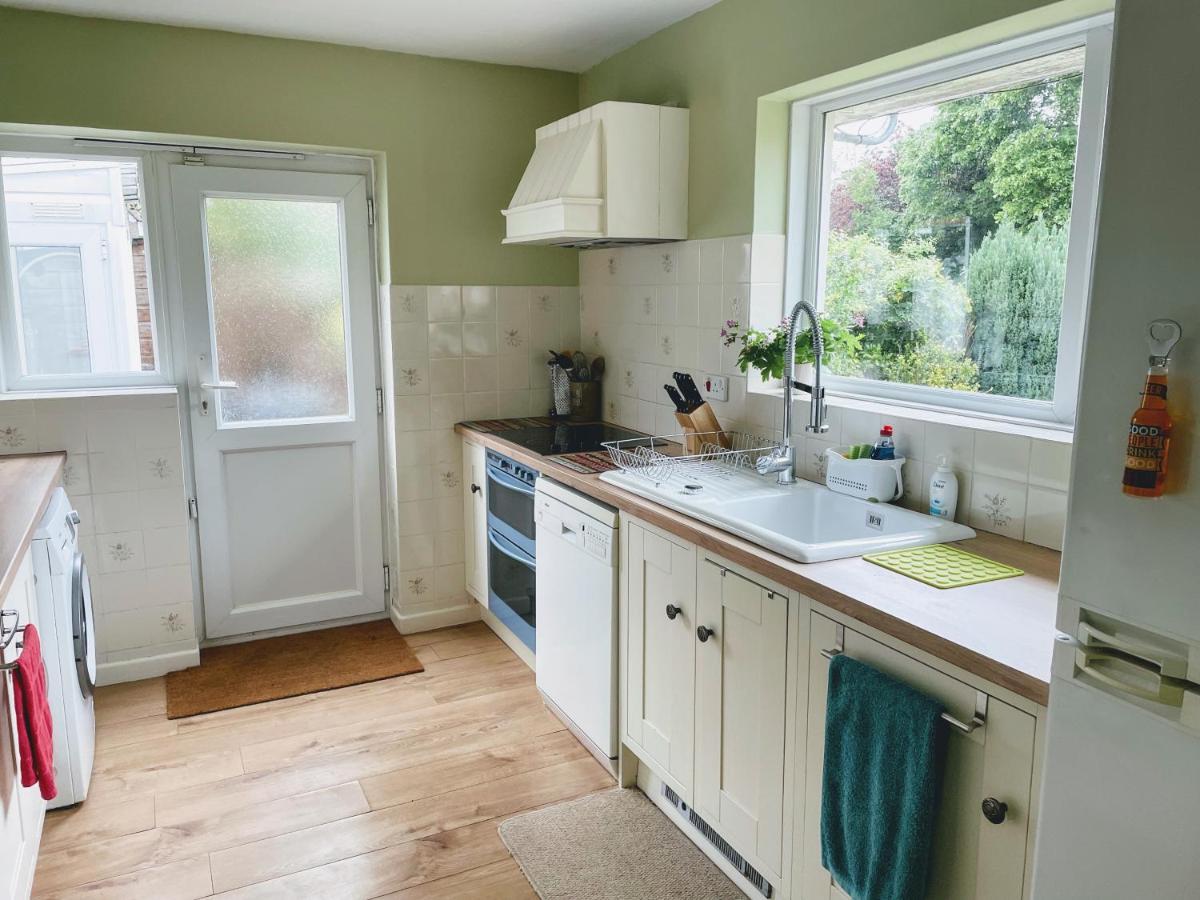 Holiday home Lovely With Beautiful Large Garden, 5 Min To The By Car Bournemouth