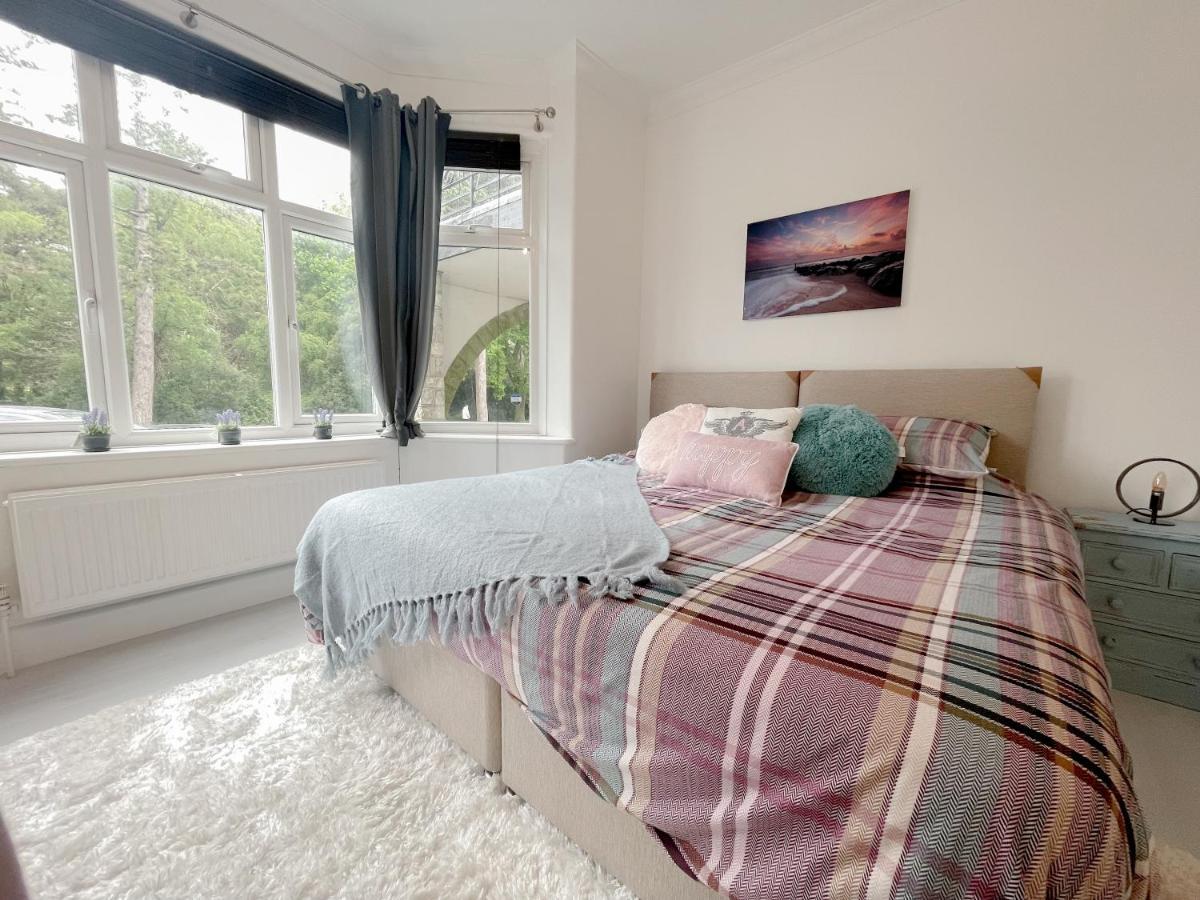Apartment Queens Park View - 1 Bedroom *