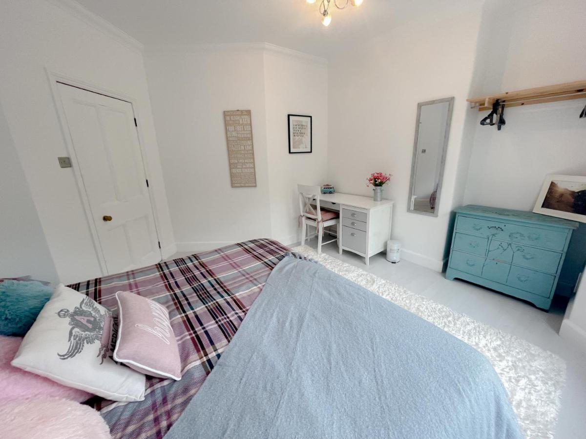 Apartment Queens Park View - 1 Bedroom *