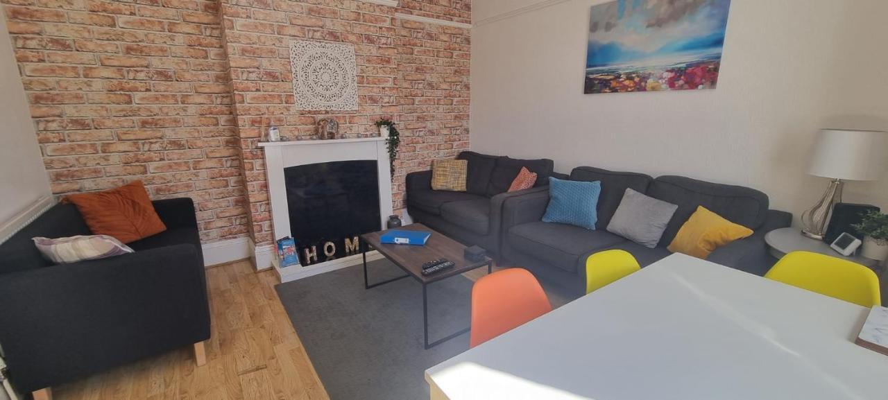 Holiday home 5-bedroom Kings House With Garden L Spacious L Close To The Centre L Shops L Restaurants *