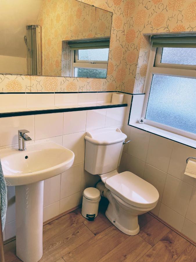 Lovely With Beautiful Large Garden, 5 Min To The By Car * Bournemouth