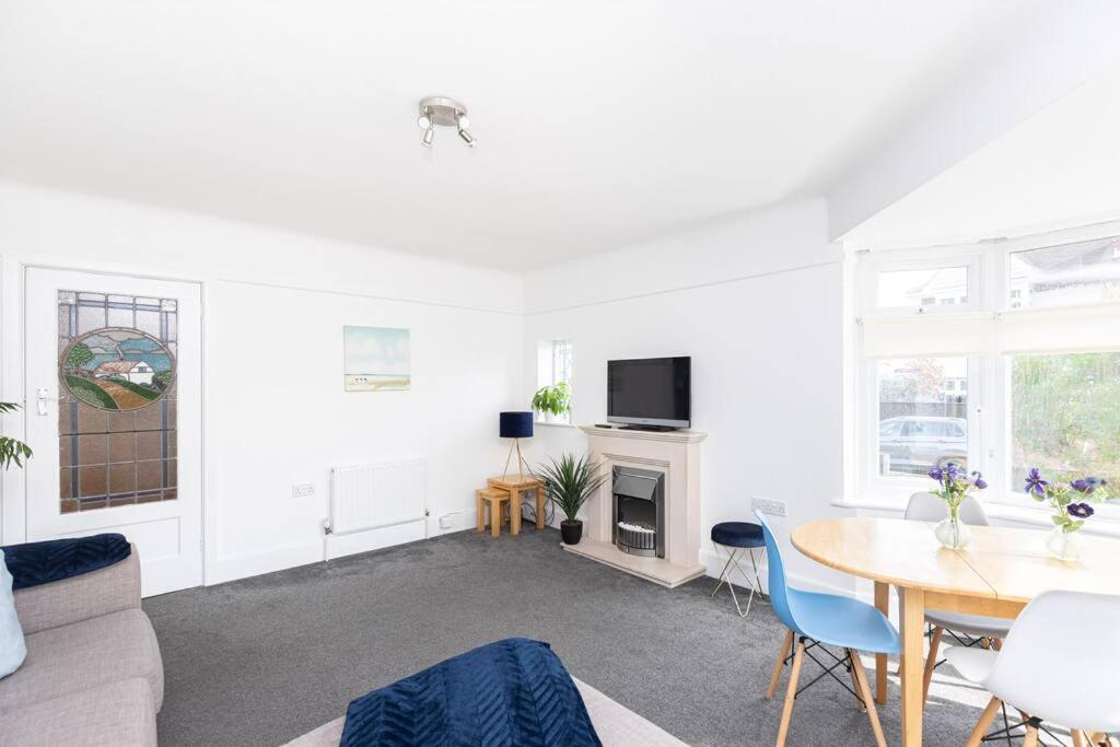 Elmsway - Southbourne Holiday home *
