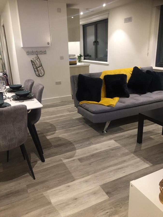 Stylish Apartment, & Town 2 Min Walk Bournemouth